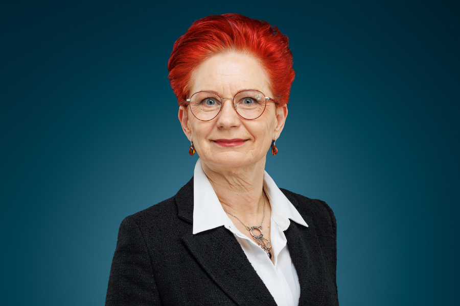 <Field name='title'></Field>