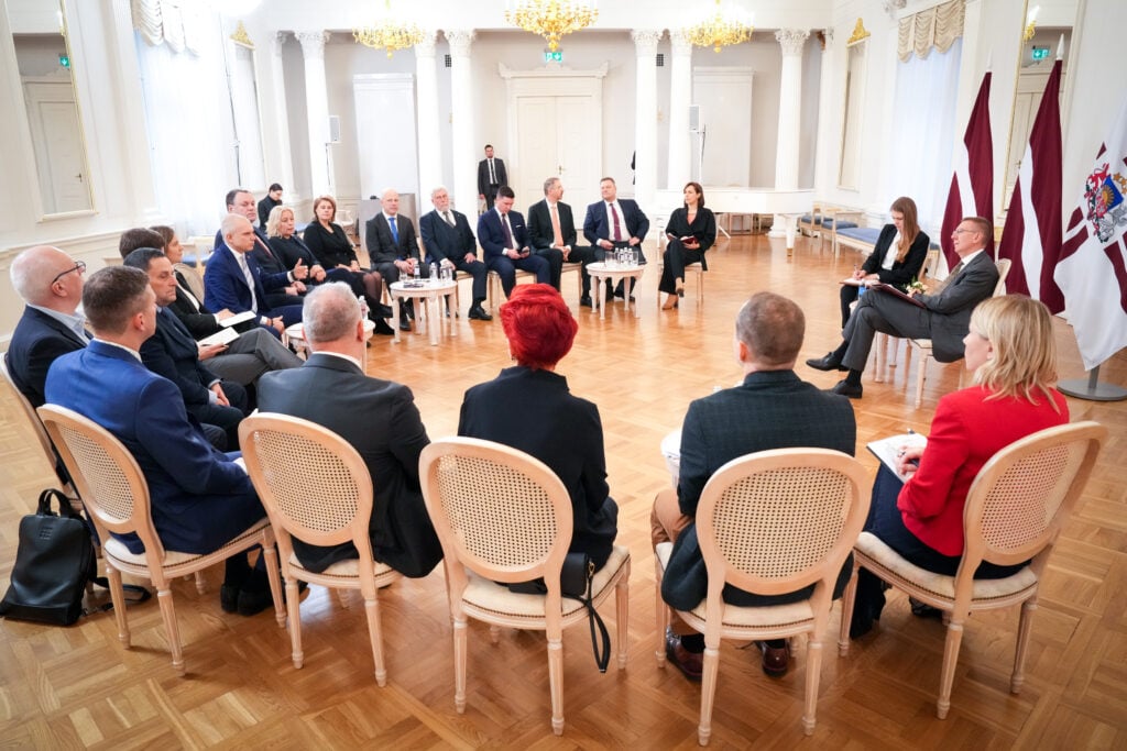 <Field name='title'></Field>