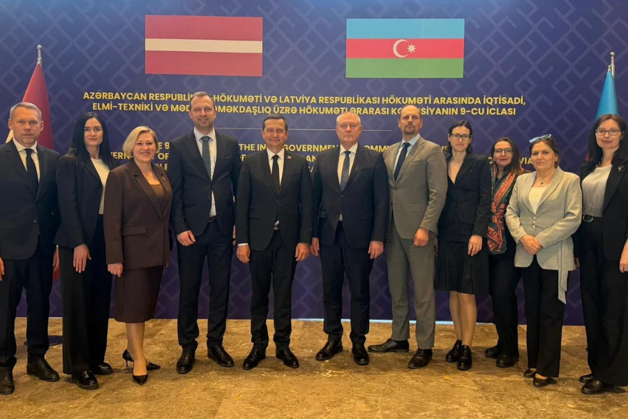 <Field name='title'></Field>