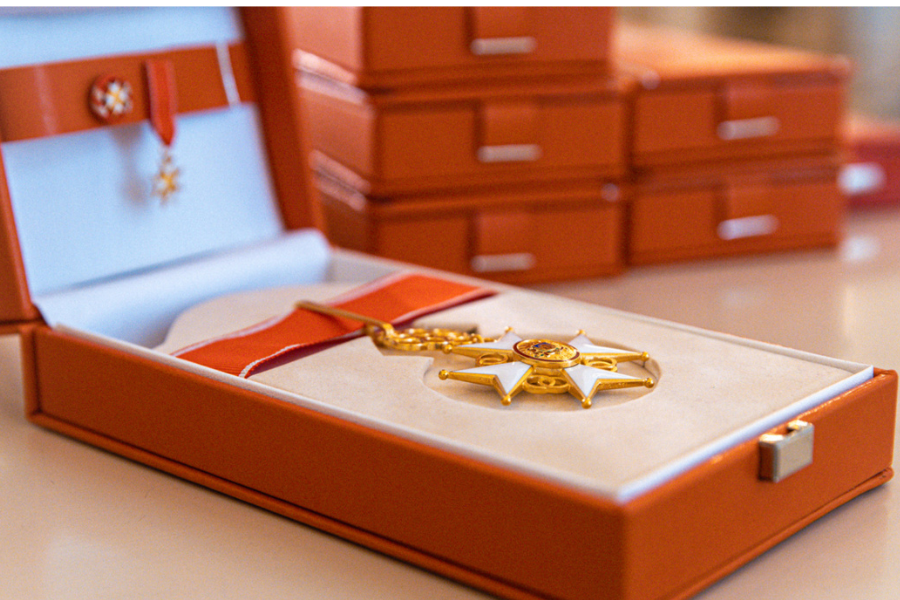 <Field name='title'></Field>