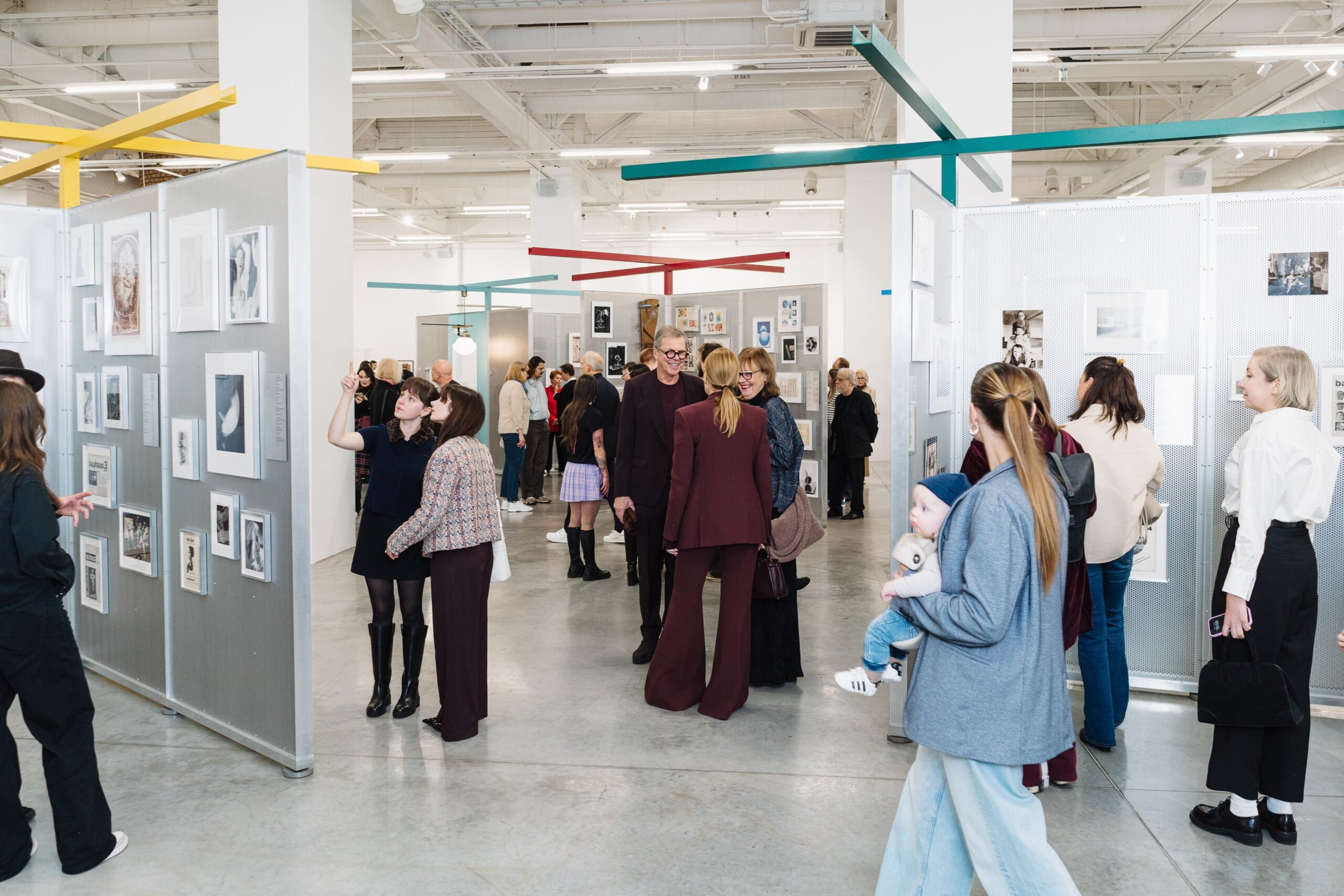 Atklāj mākslu kopā ar kolēģiem: Zuzeum rudens izstāžu programma