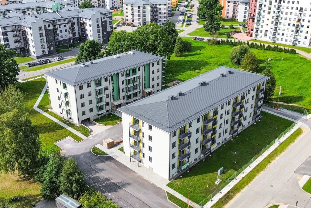 Noslēgumam tuvojas jaunas dzīvojamās ēkas būvniecība projektā “Ūbeļu nami” Ādažos